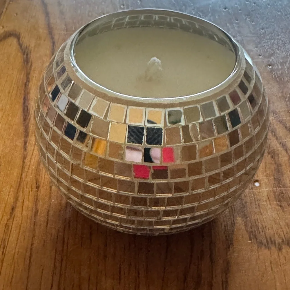 Room Essentials Mosaic Glass Candle Holder 4.8 oz Whipped Shea & Coconut Silver